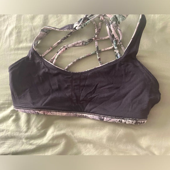 Lulu Lemon Free to Be Bra- Wild Light Support - Picture 4 of 4